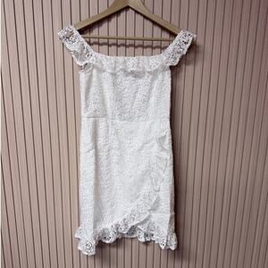 Pamela x NA-KD Off Shoulder Lace Dress EU 36 / US 4 Overlap Mini